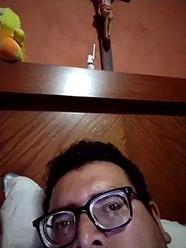 Snapshot of Santiagoqro85 chatting on October 13, 2025, 3:19 am Santiagoqro85 online show from October 13, 2025, 3:19 am