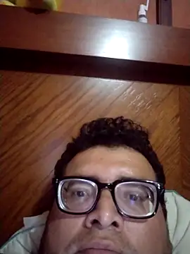 Snapshot of Santiagoqro85 chatting on October 22, 2025, 3:06 am Santiagoqro85 online show from October 22, 2025, 3:06 am