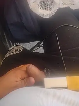 Santiagoqro85 online show from December 3, 2025, 7:24 pm