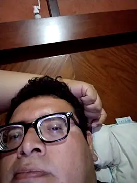 Snapshot of Santiagoqro85 chatting on October 9, 2025, 3:29 am Santiagoqro85 online show from October 9, 2025, 3:29 am