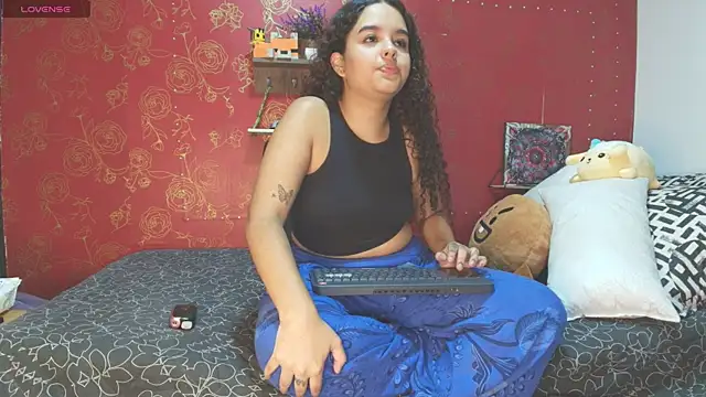 Snapshot of Isis_Bladee chatting on September 24, 2025, 4:35 pm Isis Bladee online show from September 24, 2025, 4:35 pm