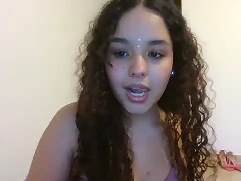 Snapshot of Isis_Bladee chatting on November 4, 2025, 10:35 pm Isis Bladee online show from November 4, 2025, 10:35 pm