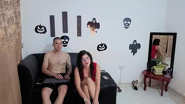 Snapshot of kloe-robert chatting on October 17, 2025, 1:53 am kloe-robert online show from October 17, 2025, 1:53 am