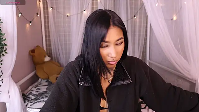 Anaya olyx online show from October 30, 2025, 4:55 am