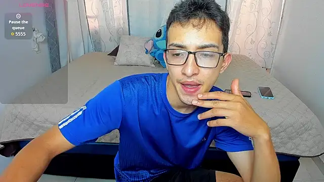 Snapshot of lustduo1 chatting on October 12, 2025, 10:33 pm lustduo1 online show from October 12, 2025, 10:33 pm