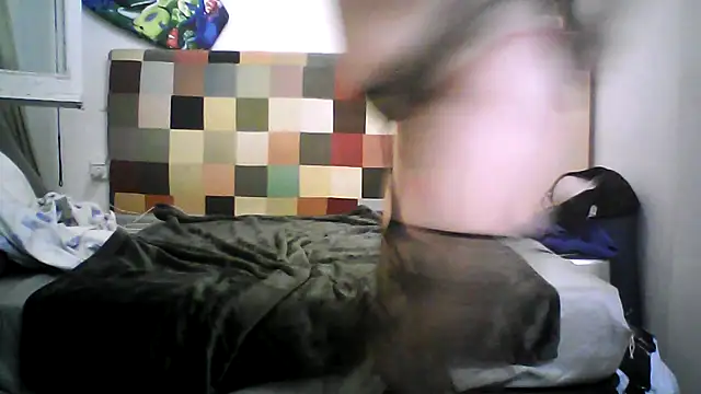 Snapshot of tuplaceroll chatting on October 1, 2025, 2:27 am tuplaceroll online show from October 1, 2025, 2:27 am