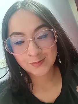 Emilly Saenz online show from September 9, 2025, 7:34 pm