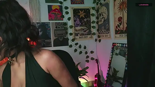 Raven luv online show from September 17, 2025, 10:01 pm