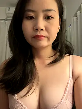 wly2028 online show from November 1, 2025, 12:43 pm