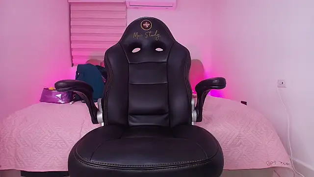 Snapshot of abbyrouss_ chatting on November 22, 2025, 3:38 am abbyrouss online show from November 22, 2025, 3:38 am