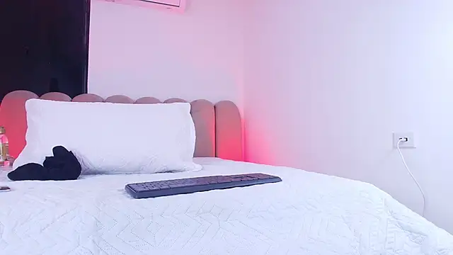 Snapshot of abbyrouss_ chatting on November 19, 2025, 3:06 am abbyrouss online show from November 19, 2025, 3:06 am