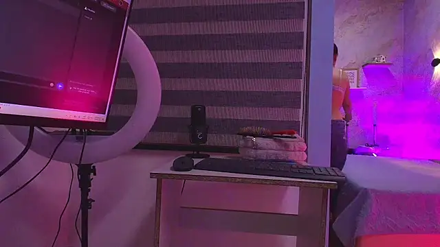 Snapshot of abbyrouss_ chatting on October 10, 2025, 3:07 am abbyrouss online show from October 10, 2025, 3:07 am