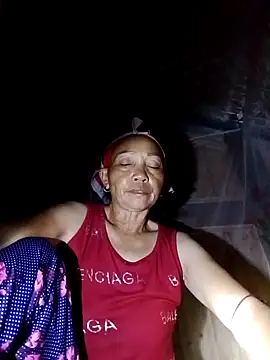 Snapshot of -Xuka-200 chatting on October 19, 2025, 9:39 pm -Xuka-200 online show from October 19, 2025, 9:39 pm