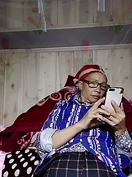 Snapshot of -Xuka-200 chatting on October 25, 2025, 12:04 pm -Xuka-200 online show from October 25, 2025, 12:04 pm