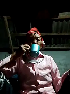 Snapshot of -Xuka-200 chatting on October 23, 2025, 2:05 pm -Xuka-200 online show from October 23, 2025, 2:05 pm