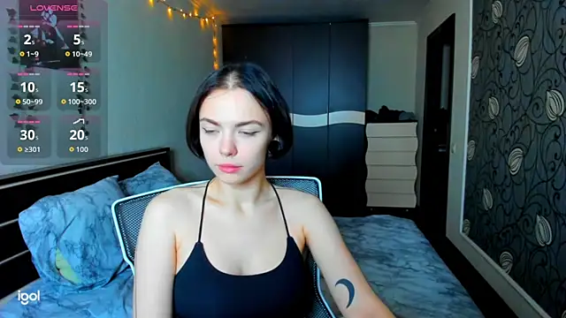 bonnybimi online show from October 7, 2025, 1:23 pm