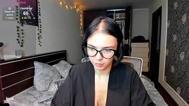 bonnybimi online show from November 5, 2025, 1:47 pm