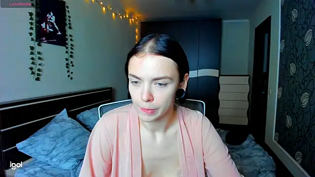 bonnybimi online show from October 14, 2025, 2:17 pm