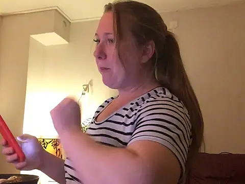 Snapshot of MazySunny chatting on October 31, 2025, 9:00 pm MazySunny online show from October 31, 2025, 9:00 pm