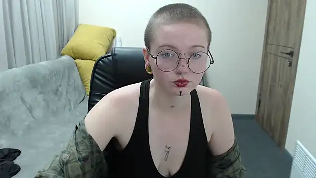 Snapshot of Nika_Snow chatting on October 1, 2025, 11:36 am Nika Snow online show from October 1, 2025, 11:36 am