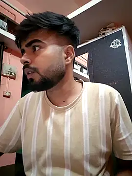 soniriyaa010101 online show from April 3, 2026, 9:32 pm