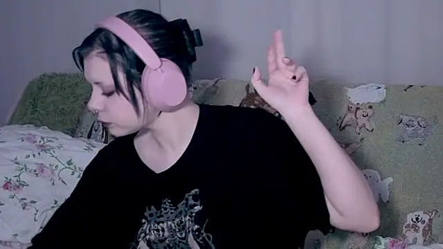 Alice Zev online show from April 3, 2026, 12:28 am