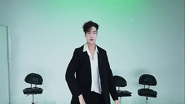 JL-sweetbaby1 online show from October 7, 2025, 1:12 pm