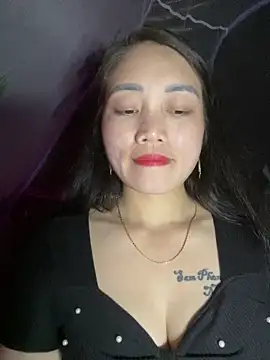 chipp-bong online show from November 5, 2025, 1:03 pm