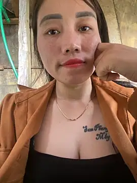 Snapshot of chipp-bong chatting on October 20, 2025, 12:34 am chipp-bong online show from October 20, 2025, 12:34 am