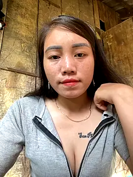 Snapshot of chipp-bong chatting on October 8, 2025, 1:51 am chipp-bong online show from October 8, 2025, 1:51 am