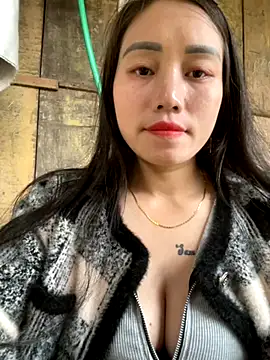 Snapshot of chipp-bong chatting on November 1, 2025, 1:23 am chipp-bong online show from November 1, 2025, 1:23 am