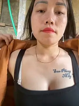 Snapshot of chipp-bong chatting on October 25, 2025, 1:16 am chipp-bong online show from October 25, 2025, 1:16 am