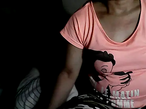 Snapshot of yoursPinayMama1682 chatting on September 18, 2025, 2:42 pm yoursPinayMama1682 online show from September 18, 2025, 2:42 pm