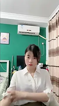 xuanxuanOo online show from September 23, 2025, 8:54 am