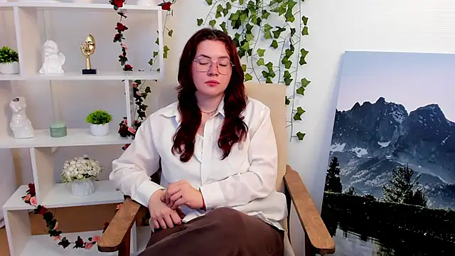 HedyRosko online show from September 10, 2025, 4:44 am