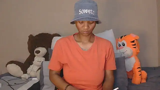 JANIELEE online show from September 17, 2025, 8:00 pm