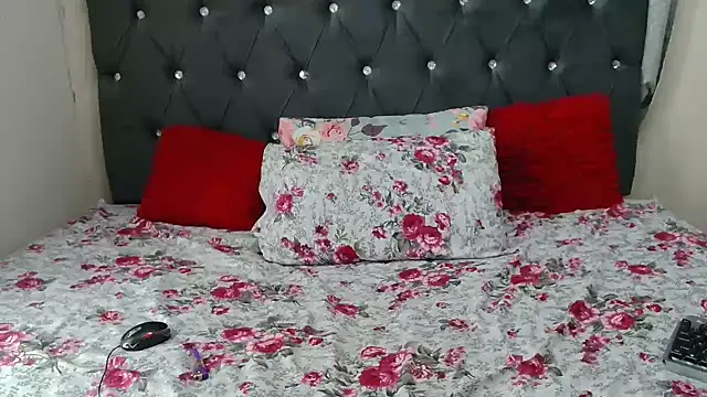 YummyJellybooty13 online show from September 29, 2025, 7:08 pm