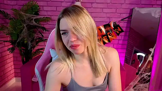 Margo Robbbie online show from October 25, 2025, 1:05 am