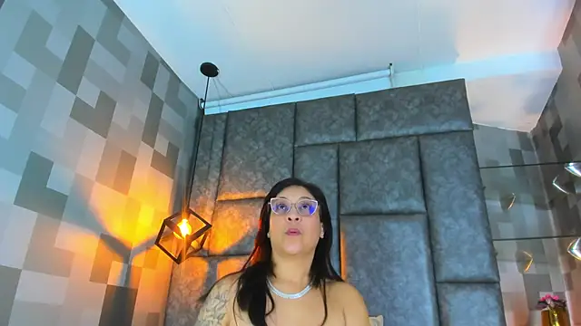 Snapshot of Jenni_Zeller chatting on October 16, 2025, 11:46 pm Jenni Zeller online show from October 16, 2025, 11:46 pm