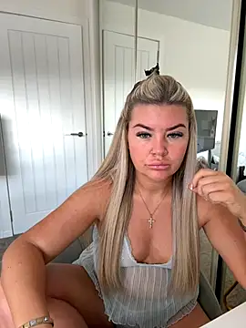 EmilyKingg online show from September 11, 2025, 10:48 am