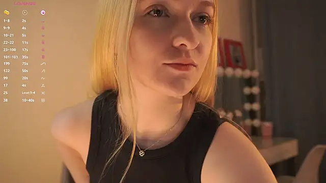 Snapshot of KrishnaSimmons chatting on October 17, 2025, 7:04 pm KrishnaSimmons online show from October 17, 2025, 7:04 pm