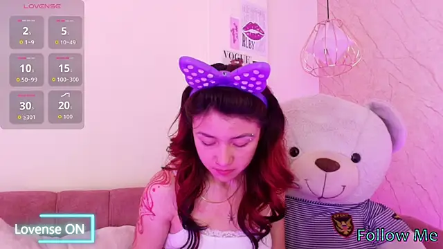 april bennett online show from September 24, 2025, 12:22 pm