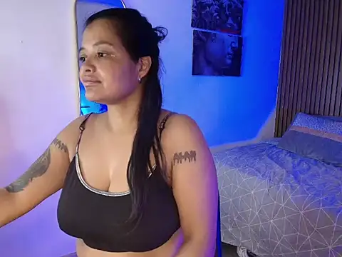 Scarletth Moon online show from November 6, 2025, 1:37 pm