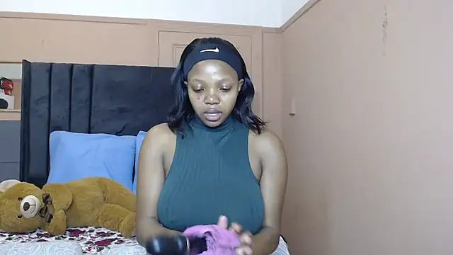 Snapshot of MilfBoobsxx chatting on October 1, 2025, 3:11 am MilfBoobsxx online show from October 1, 2025, 3:11 am