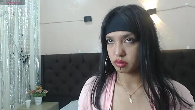 Dalila Azhar online show from September 15, 2025, 1:11 pm