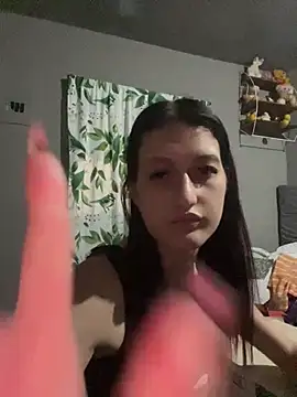 Snapshot of Caroline_daring chatting on April 29, 2026, 12:15 am Caroline daring online show from April 29, 2026, 12:15 am