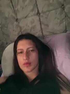 Caroline daring online show from March 26, 2026, 2:37 pm