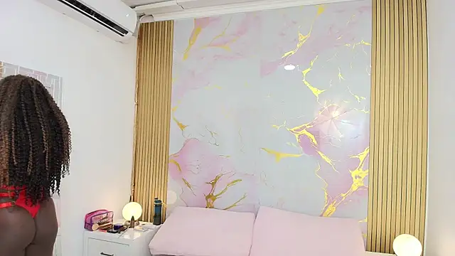 Snapshot of AlishaDixon chatting on October 28, 2025, 11:53 am AlishaDixon online show from October 28, 2025, 11:53 am