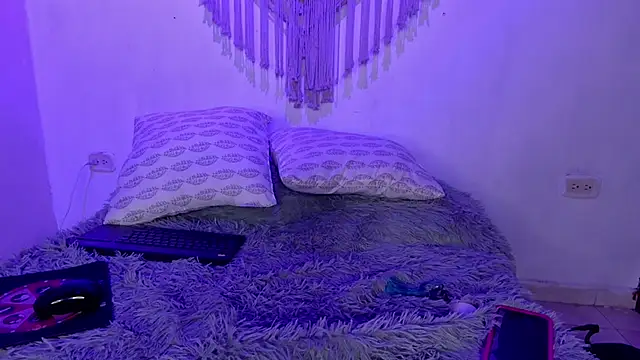 Snapshot of chloe_tgn chatting on October 12, 2025, 6:31 pm chloe tgn online show from October 12, 2025, 6:31 pm