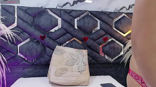 Snapshot of Amy_Dowson chatting on October 18, 2025, 2:19 pm Amy Dowson online show from October 18, 2025, 2:19 pm